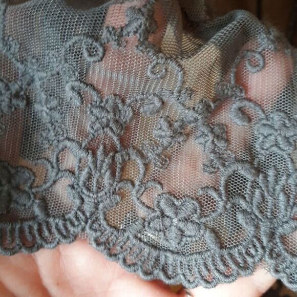 DECREE Vintage Deadstock Y2k GRAY LACE TRIMMED FLOWY BOHO TUNIC TOP M - Picture 2 of 6